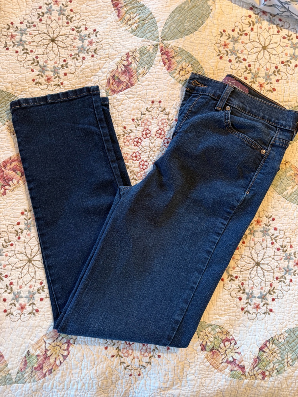 Gloria Vanderbilt Indigo Straight Jeans